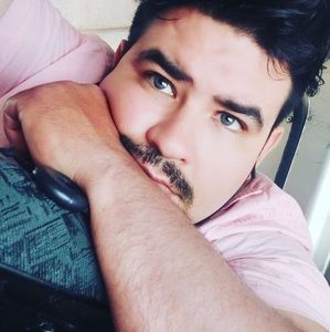 Meet your Posher, Adrian carlos